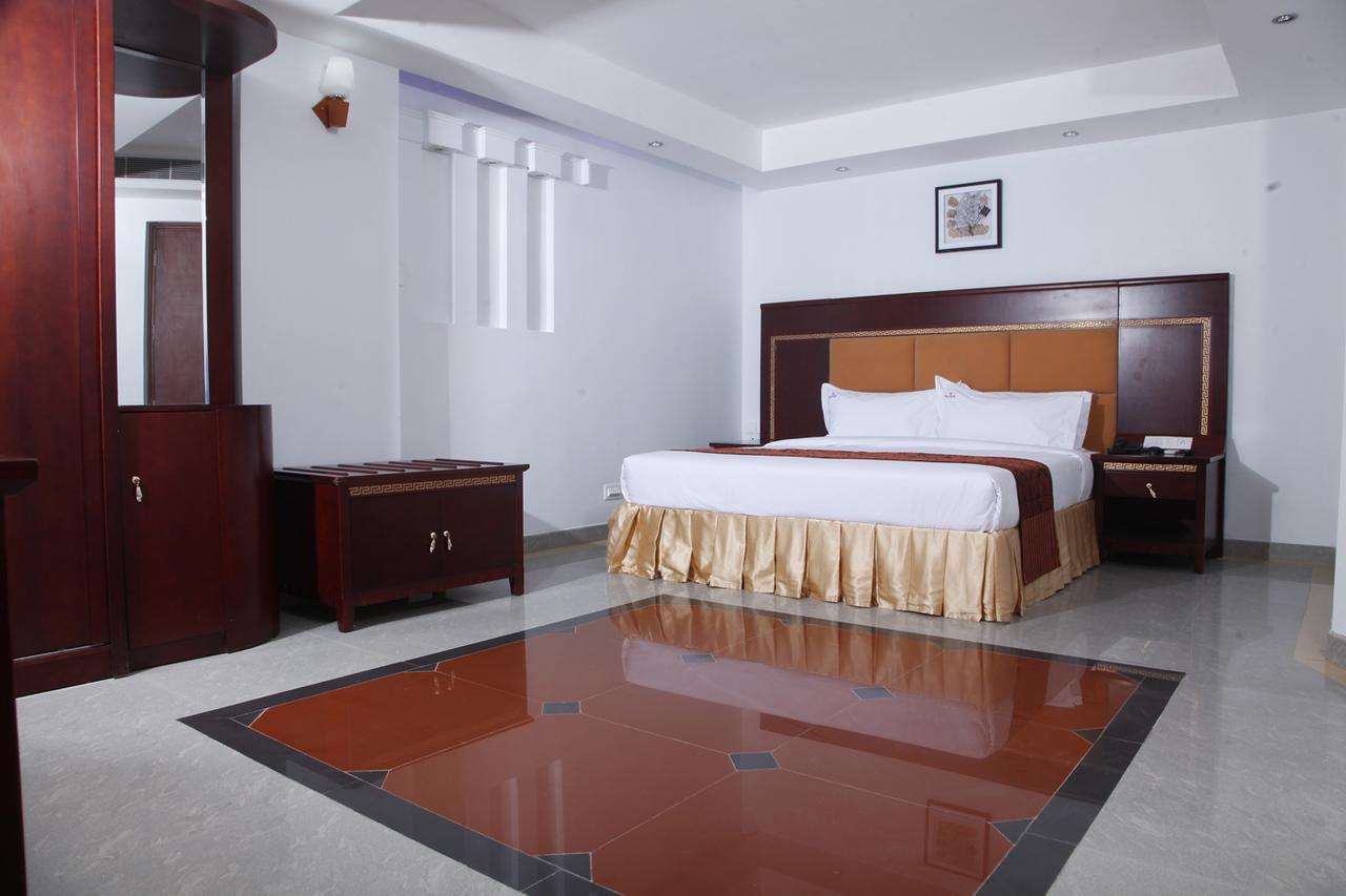 Hotel Hiton Perintalmanna Zimmer foto
